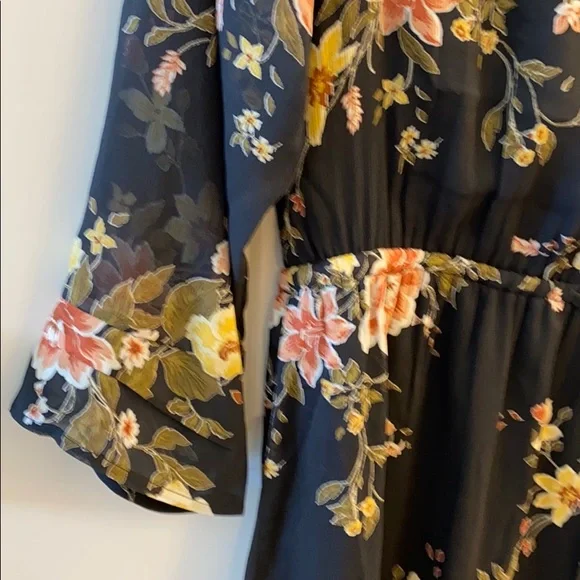 Black and Flowered Dress Tie Waist Sz L - Picture 2 of 5